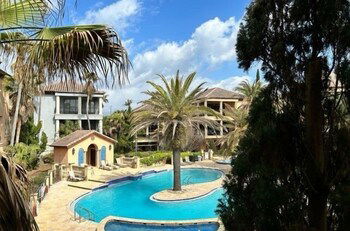 Foto 31 - Bel Sol Luxury Tuscan-Style Home Steps to Private Tropical Pool by RedAwning