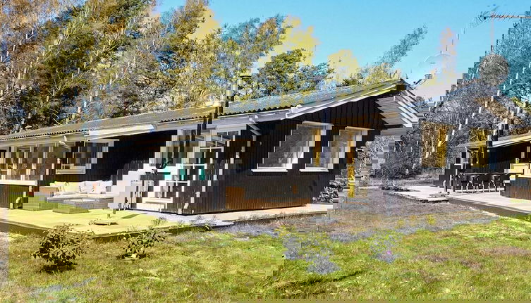 Foto 1 - 7 Person Holiday Home in Hojby