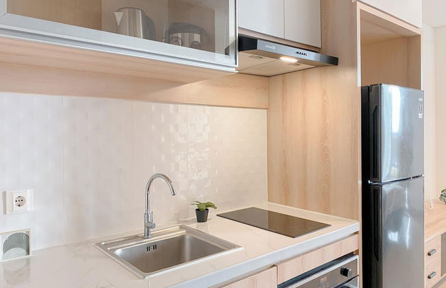 Spacious And Homey Studio At Cleon Park Apartment - Foto 9