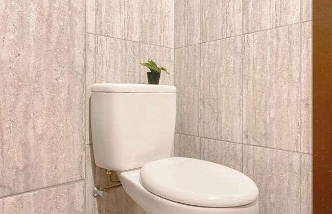 Spacious And Homey Studio At Cleon Park Apartment - Foto 12