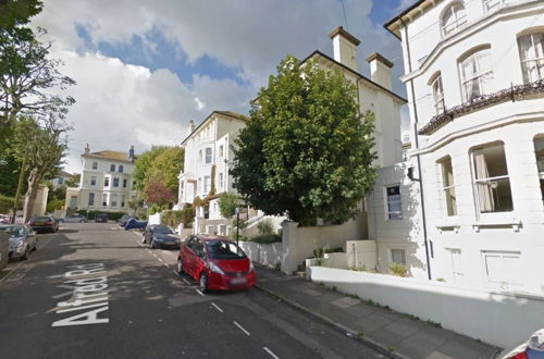 Photo 16 - Tiny House, Brighton With Parking