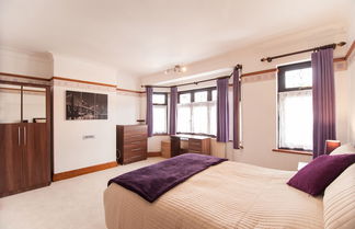 Photo 1 - Watford stays - 4bed house