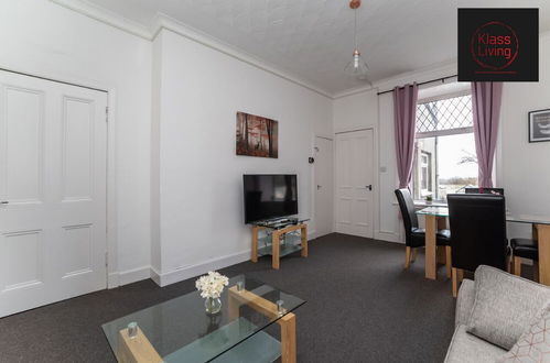 Photo 12 - One Bedroom Apartment by Klass Living Serviced Accommodation Coatbridge - Albion Apartment with Wifi and Parking