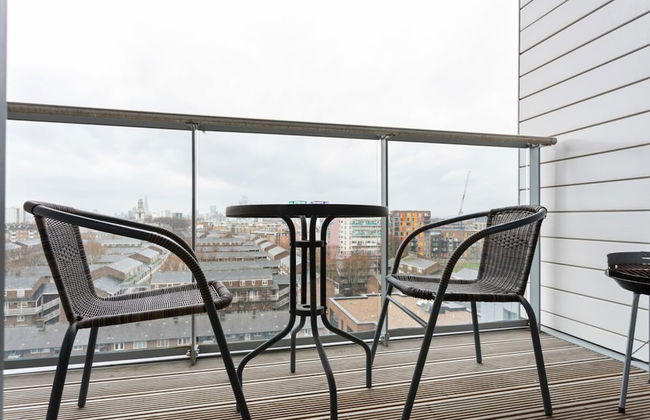 Modern 1 Bedroom Apartment Near Canary Wharf With Balcony - Photo 19