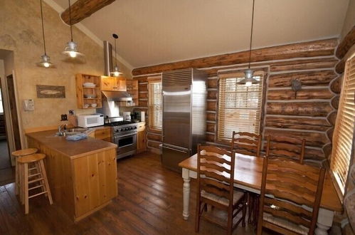 Photo 7 - Cowboy Heaven Cabins