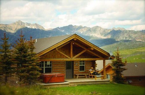 Photo 16 - Cowboy Heaven Cabins