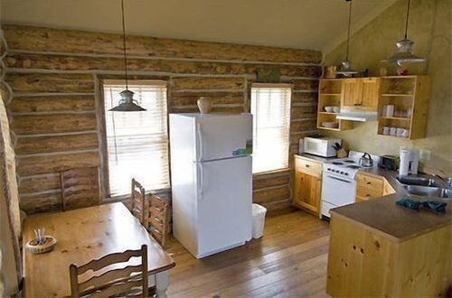 Photo 9 - Cowboy Heaven Cabins