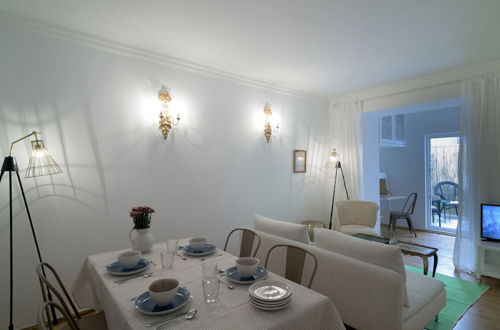 Photo 14 - Spacious Bairro Alto Apartment + Courtyard, By TimeCooler