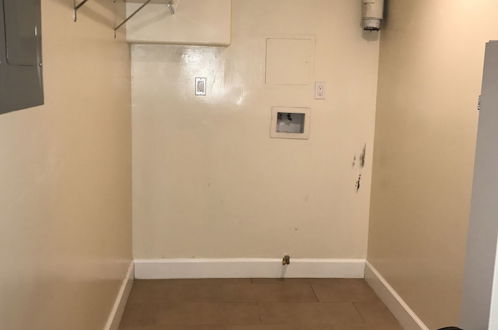 Photo 6 - 2 Bed 2 Bath in Studio City