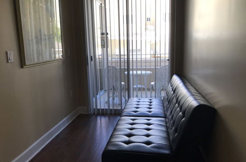 Foto 8 - 2 Bed 2 Bath in Studio City