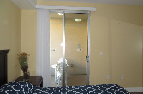 Photo 45 - 2 Bed 2 Bath in Studio City