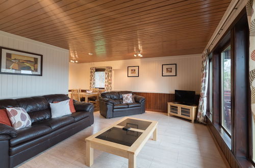 Photo 10 - Conifer Lodge 25 With Hot Tub, Newton Stewart