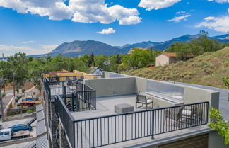 Photo 1 - Mountain Views Modern Rooftop Patio w Fire Pit