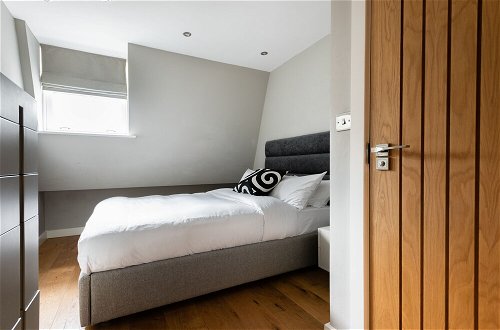 Photo 16 - The Norfolk Townhouse - Large & Stunning 5BDR Mews Home on Private Street