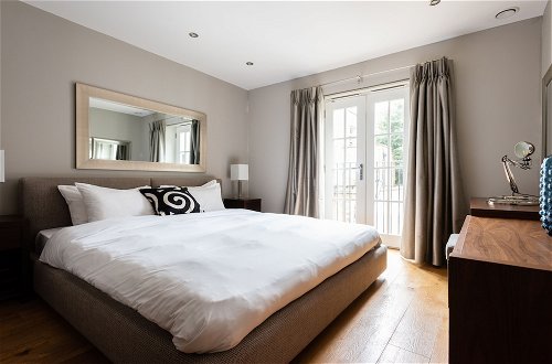 Photo 1 - The Norfolk Townhouse - Large & Stunning 5BDR Mews Home on Private Street