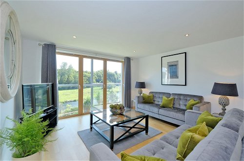 Foto 11 - Modern two Bedroom Aberdeen Apartment With River Views