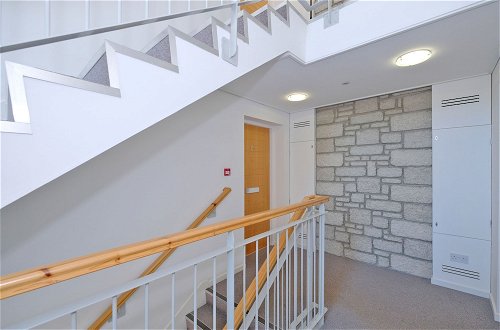 Photo 21 - Modern two Bedroom Aberdeen Apartment With River Views