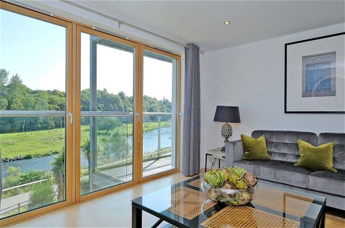 Foto 14 - Modern two Bedroom Aberdeen Apartment With River Views
