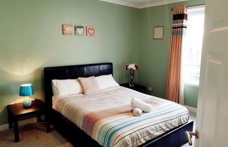Photo 2 - Warm Cosy Family Home With Free Parking