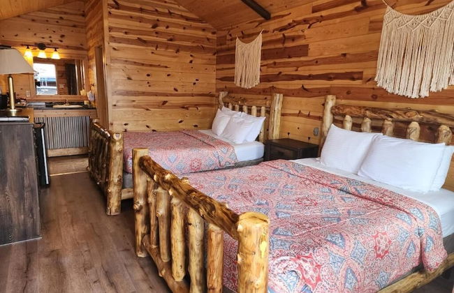 Bryce Valley Lodging - Photo 1