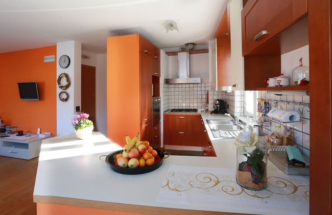 The Lake Apartment - Photo 11