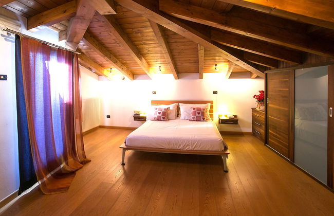 The Lake Apartment - Photo 4