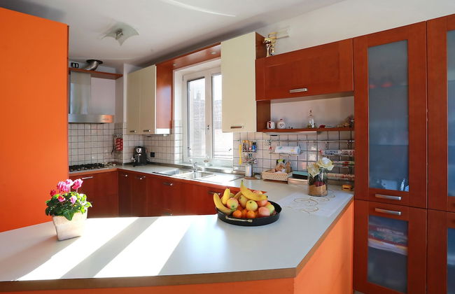 The Lake Apartment - Photo 10