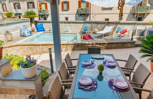 Spacious Villa with 4 rooms, pool, solarium & garden - Photo 26