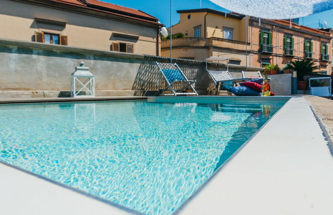 Spacious Villa with 4 rooms, pool, solarium & garden - Photo 21