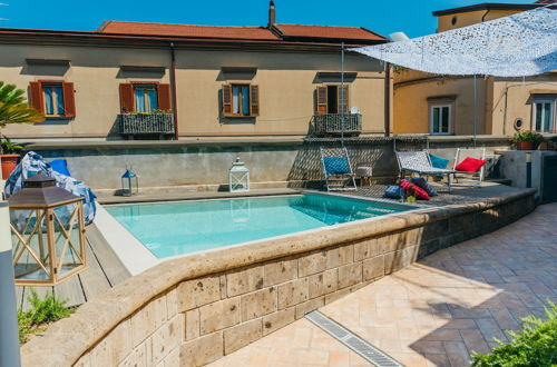 Foto 24 - Spacious Villa with 4 rooms, pool, solarium & garden