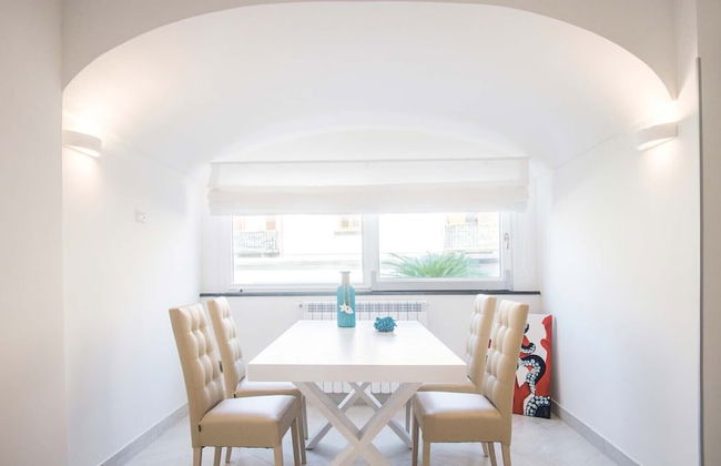 Spacious Villa with 4 rooms, pool, solarium & garden - Photo 11
