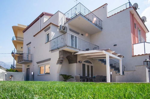 Photo 27 - Spacious Villa with Pool