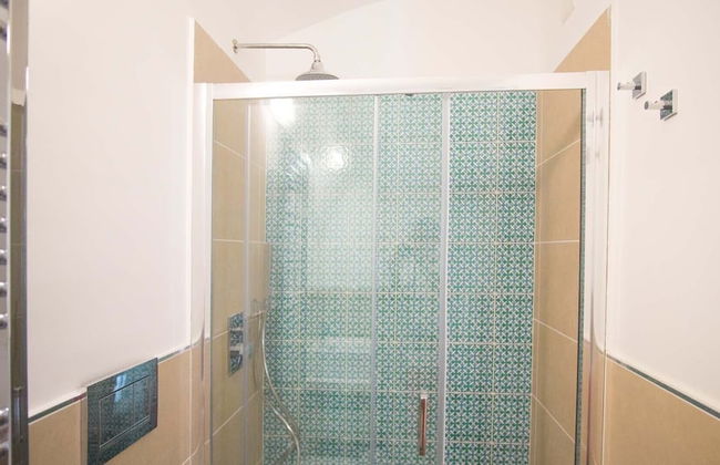 Spacious Villa with 4 rooms, pool, solarium & garden - Photo 16