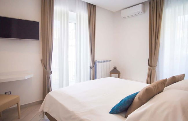 Spacious Villa with 4 rooms, pool, solarium & garden - Photo 4