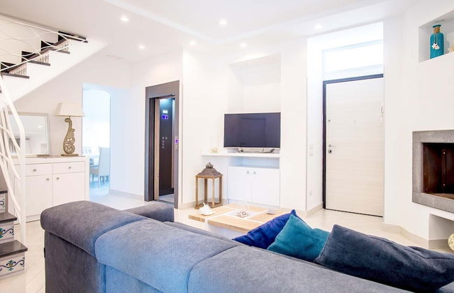 Spacious Villa with 4 rooms, pool, solarium & garden - Photo 8