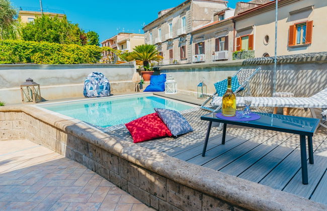 Spacious Villa with 4 rooms, pool, solarium & garden - Photo 30