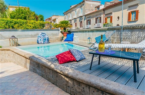 Photo 30 - Spacious Villa with 4 rooms, pool, solarium & garden