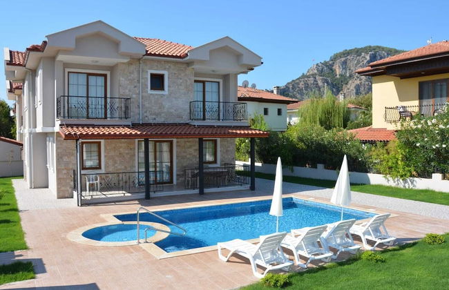 Stunning 4-bed Villa Konak Private & Pool - Foto 13