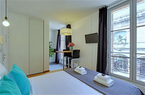 Photo 9 - Short Stay Group Museum View Serviced Apartments