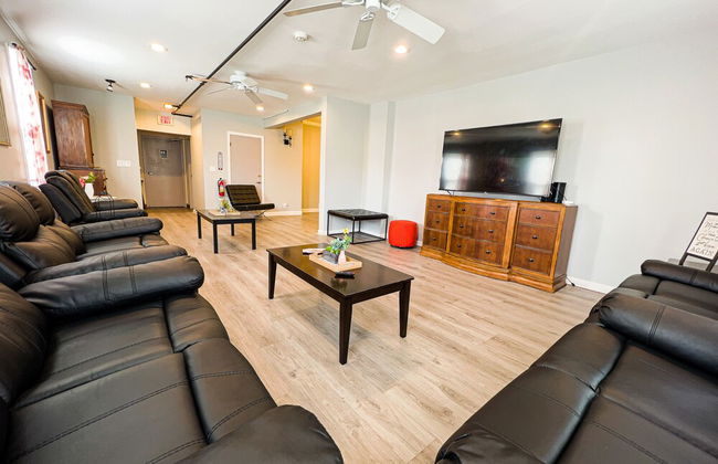 THE 1023 With Private Yard & Parking, Near Falls & Casino by Niagara Hospitality - Foto 29
