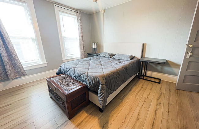 THE 1023 With Private Yard & Parking, Near Falls & Casino by Niagara Hospitality - Foto 14