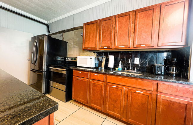 THE 1023 With Private Yard & Parking, Near Falls & Casino by Niagara Hospitality - Foto 20