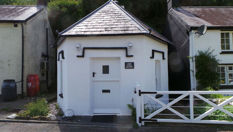 Photo 1 - the Welsh Toll House