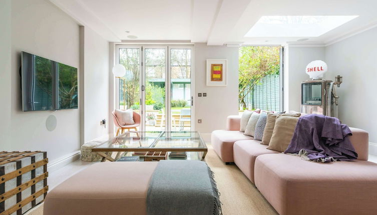 Foto 1 - Fantastic 4 Bed House in Iconic Camden