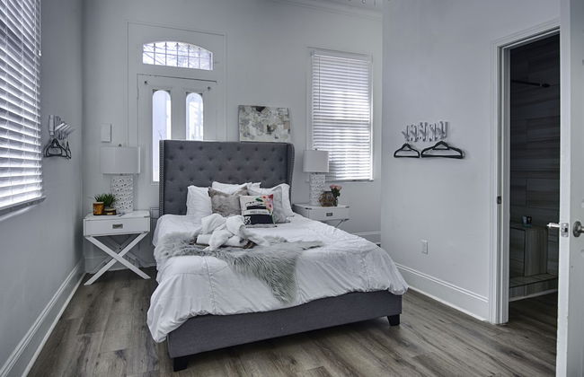 Best Location! 4 BR! Next to French QT by YouRent - Foto 5