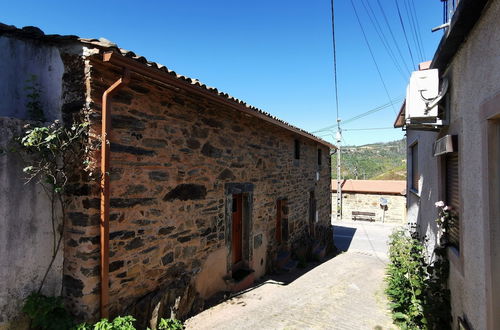 Photo 13 - 400 Year old 3-bedroom Farmhouse Central Portugal