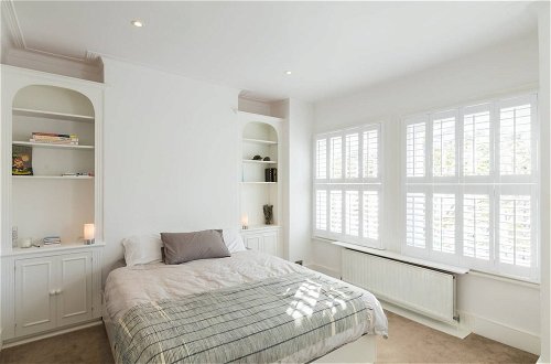 Photo 11 - Fabulous 4 Bed House With Garden in Fulham
