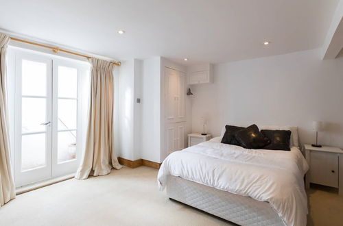 Photo 10 - Fabulous 4 Bed House With Garden in Fulham