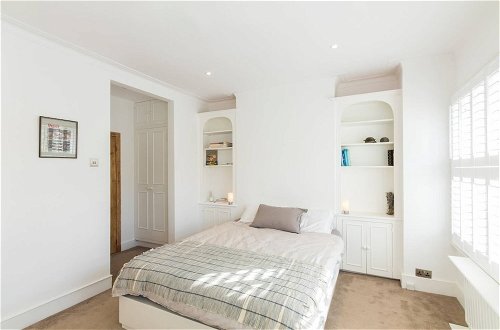 Photo 22 - Fabulous 4 Bed House With Garden in Fulham