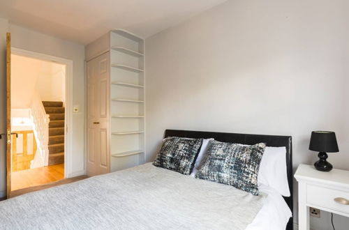 Photo 9 - Fabulous 4 Bed House With Garden in Fulham